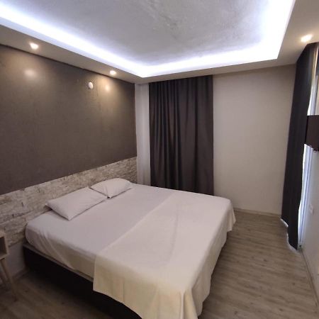1989 Hotel Sebat Çeşme Extérieur photo