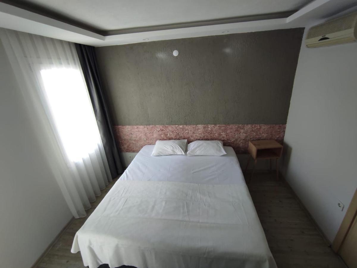 1989 Hotel Sebat Çeşme Extérieur photo