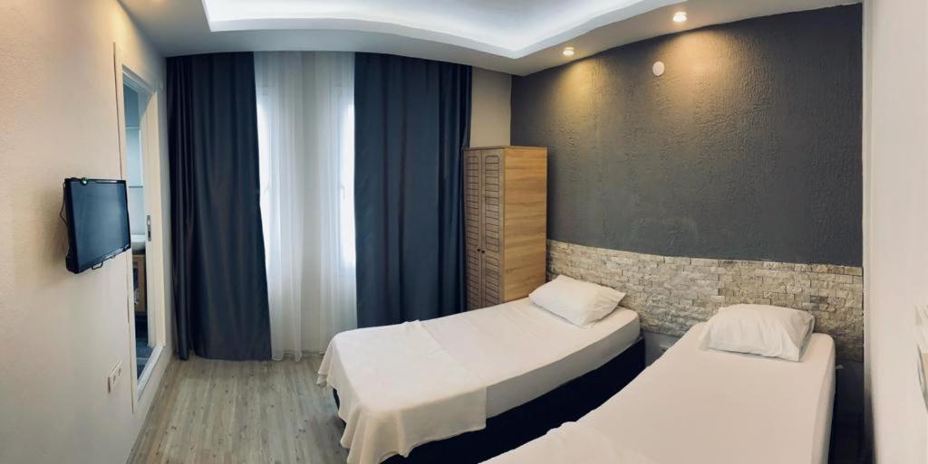 1989 Hotel Sebat Çeşme Extérieur photo