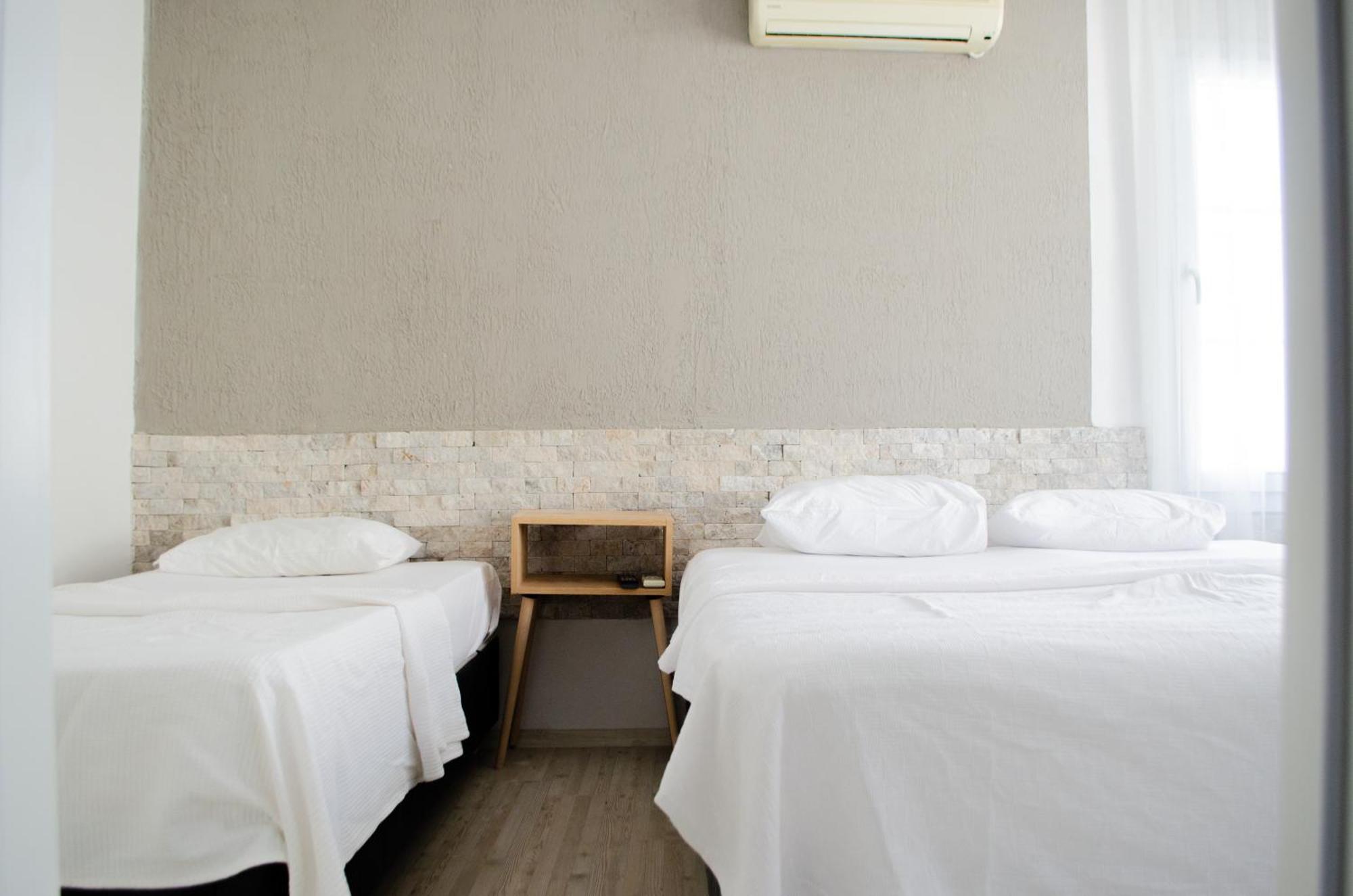 1989 Hotel Sebat Çeşme Extérieur photo